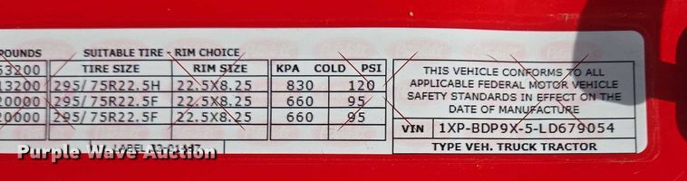 image for item DW7022 2020 Peterbilt 579 semi truck