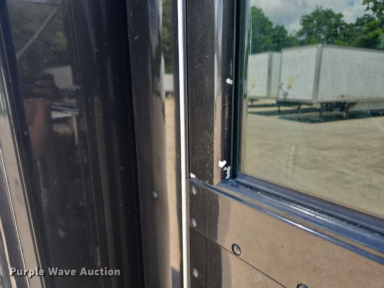 image for item DW7035 2005 Peterbilt  379 semi truck