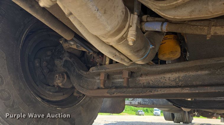 image for item DW7035 2005 Peterbilt  379 semi truck