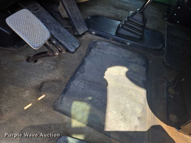 image for item DW7035 2005 Peterbilt  379 semi truck