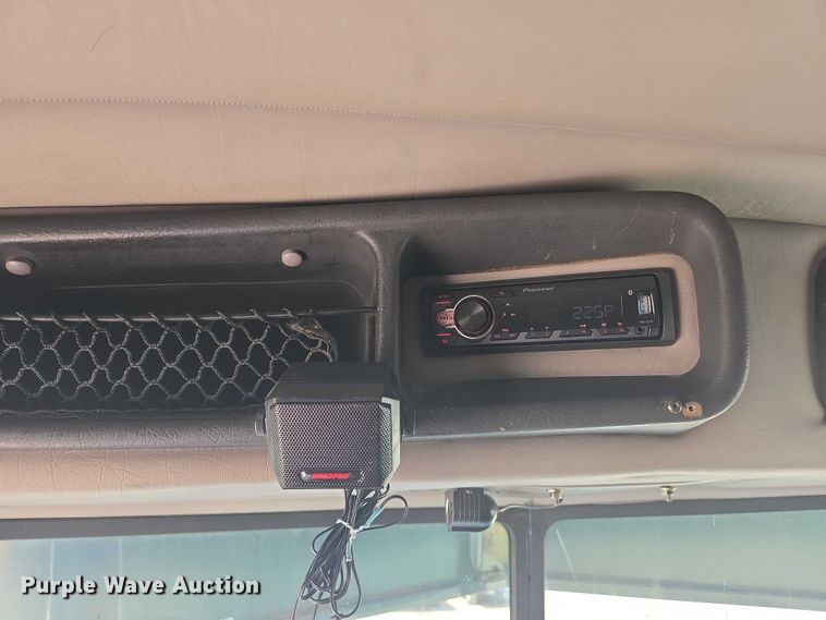 image for item DW7035 2005 Peterbilt  379 semi truck