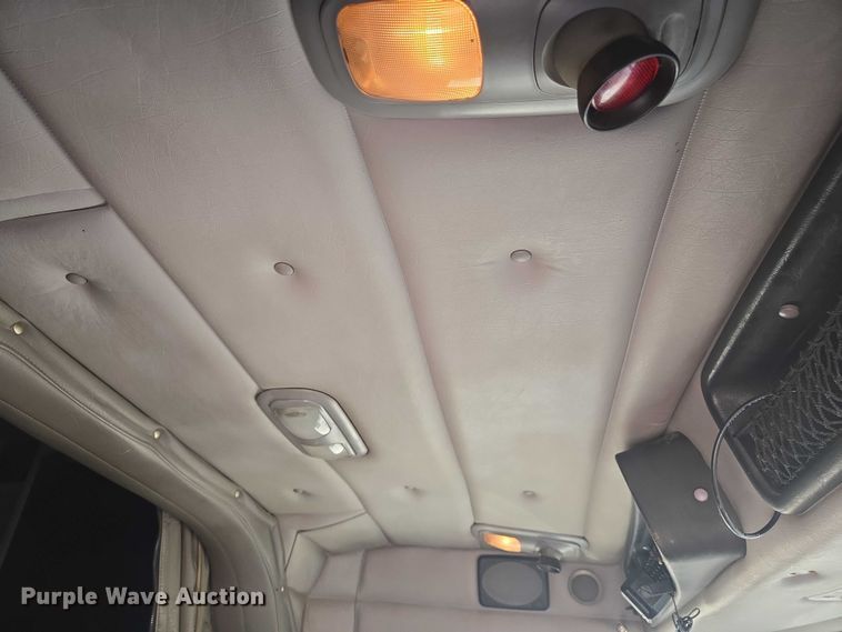 image for item DW7035 2005 Peterbilt  379 semi truck