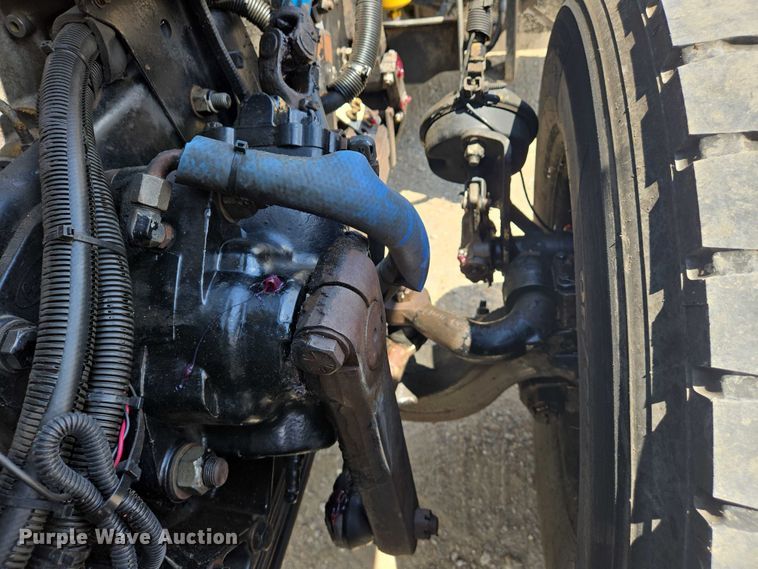 image for item DW7035 2005 Peterbilt  379 semi truck