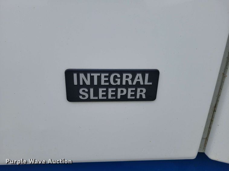 image for item DX6990 2002 Volvo VNL semi truck