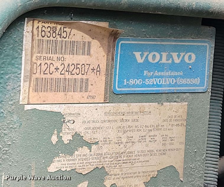 image for item DX6990 2002 Volvo VNL semi truck