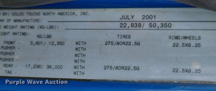 image for item DX6990 2002 Volvo VNL semi truck