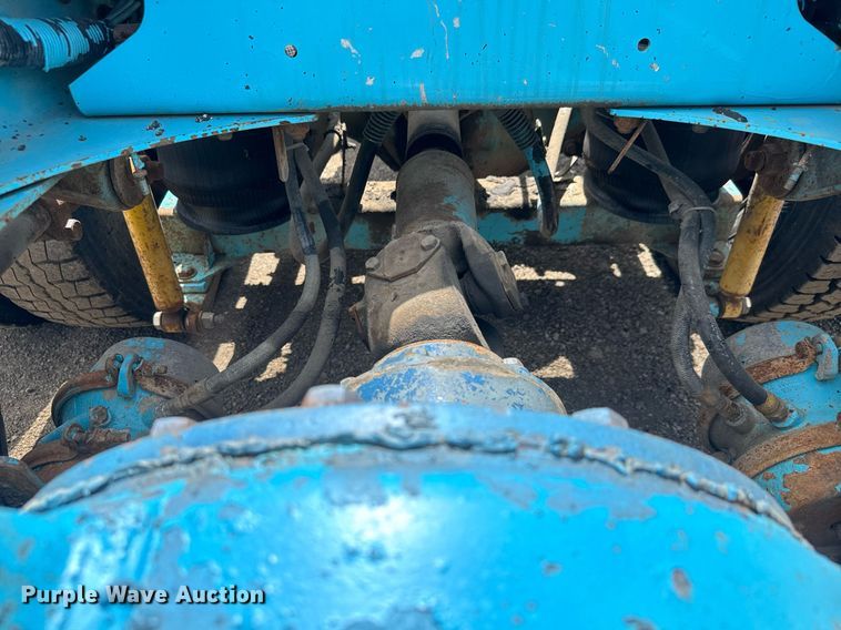 image for item DY0016 1991 Freightliner FLA086 semi truck