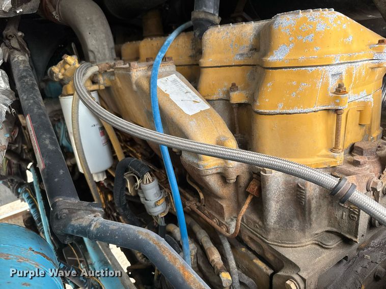 image for item DY0016 1991 Freightliner FLA086 semi truck