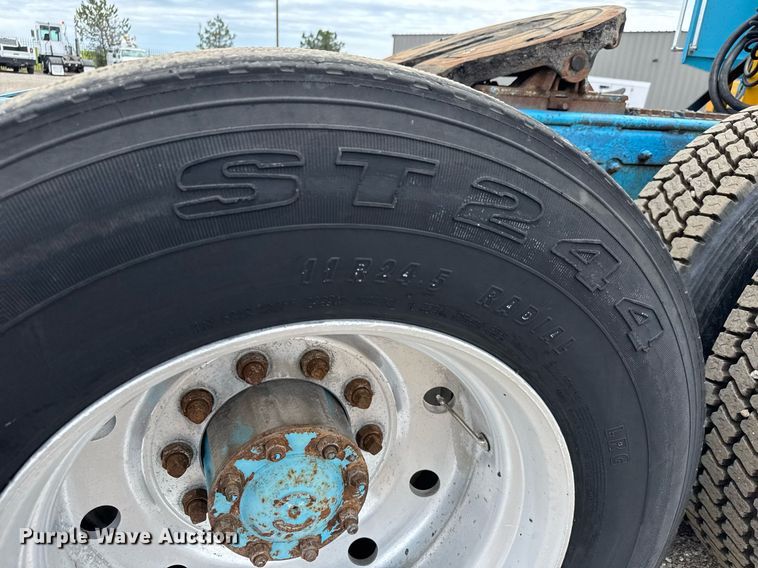 image for item DY0016 1991 Freightliner FLA086 semi truck