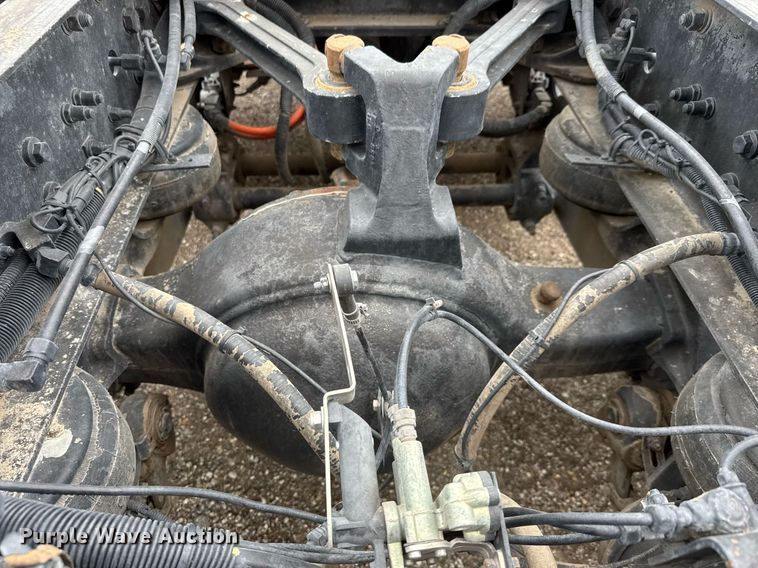 image for item DY0041 2000 Kenworth T800 semi truck