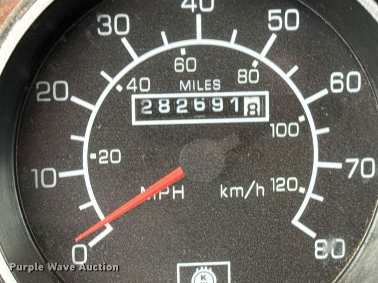 image for item DY0041 2000 Kenworth T800 semi truck