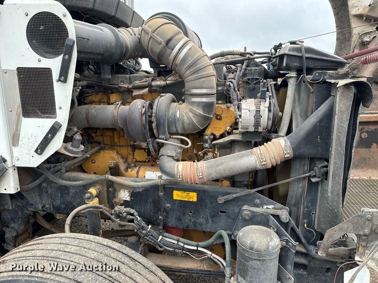 image for item DY0041 2000 Kenworth T800 semi truck