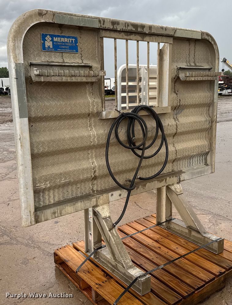 image for item DY0163 Merritt headache rack