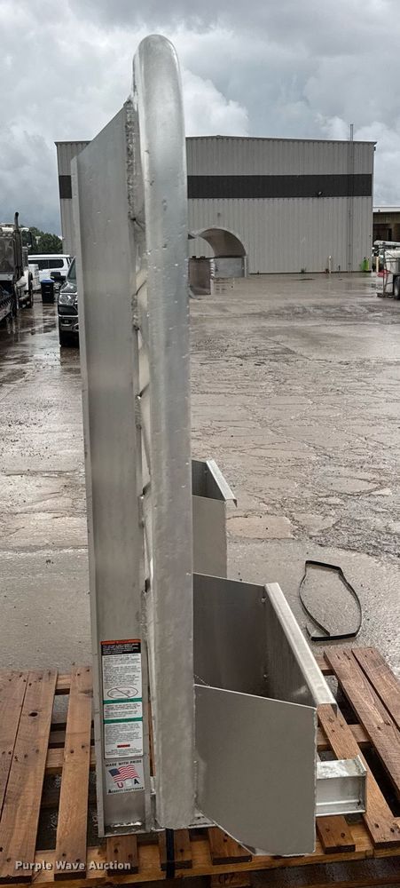 image for item DY0164 Merritt headache rack