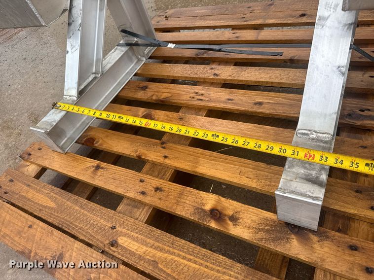 image for item DY0164 Merritt headache rack