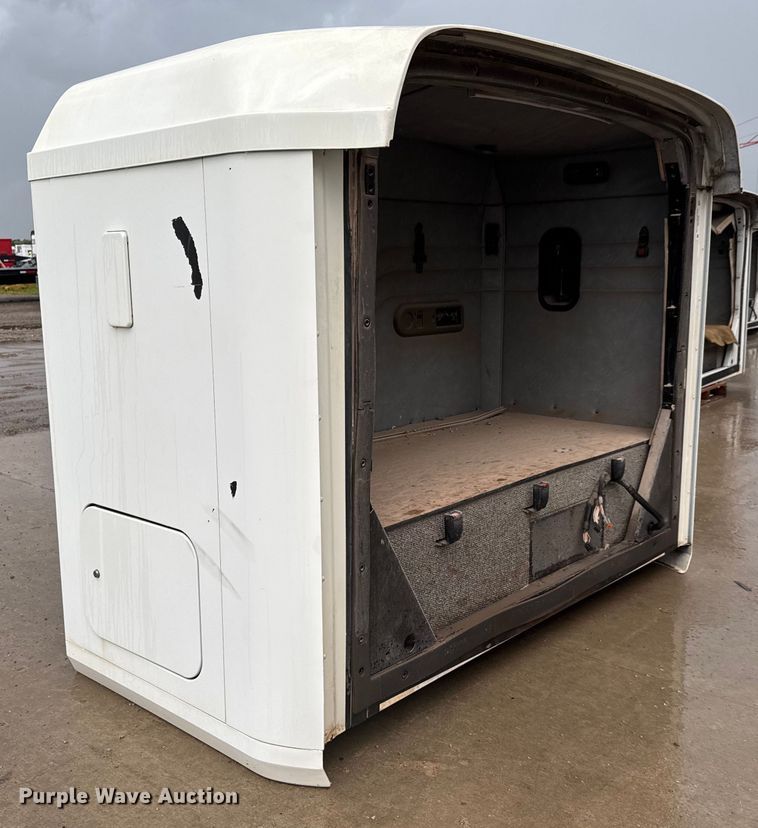 image for item DY0165 Mack sleeper cab