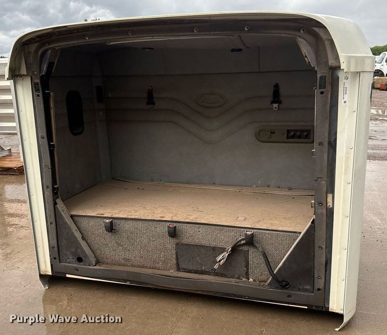 image for item DY0165 Mack sleeper cab