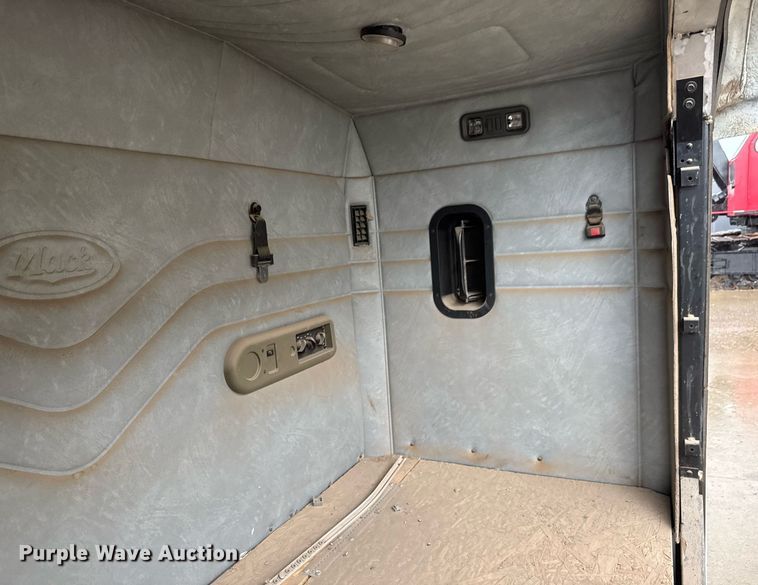 image for item DY0165 Mack sleeper cab