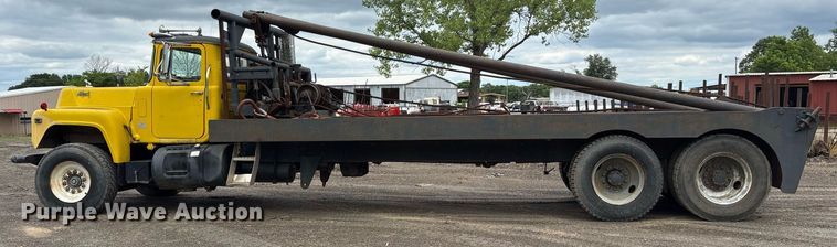 image for item DY0526 1989 Mack R690ST winch truck