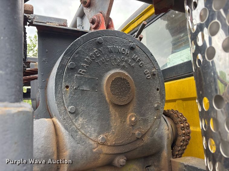 image for item DY0526 1989 Mack R690ST winch truck