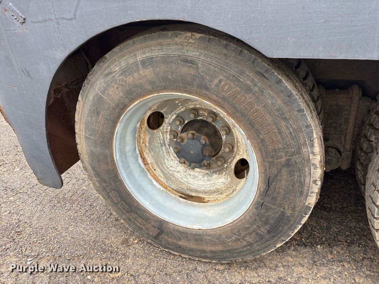 image for item DY0526 1989 Mack R690ST winch truck