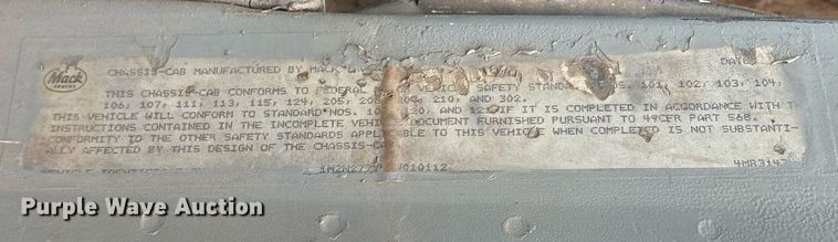 image for item DY0526 1989 Mack R690ST winch truck