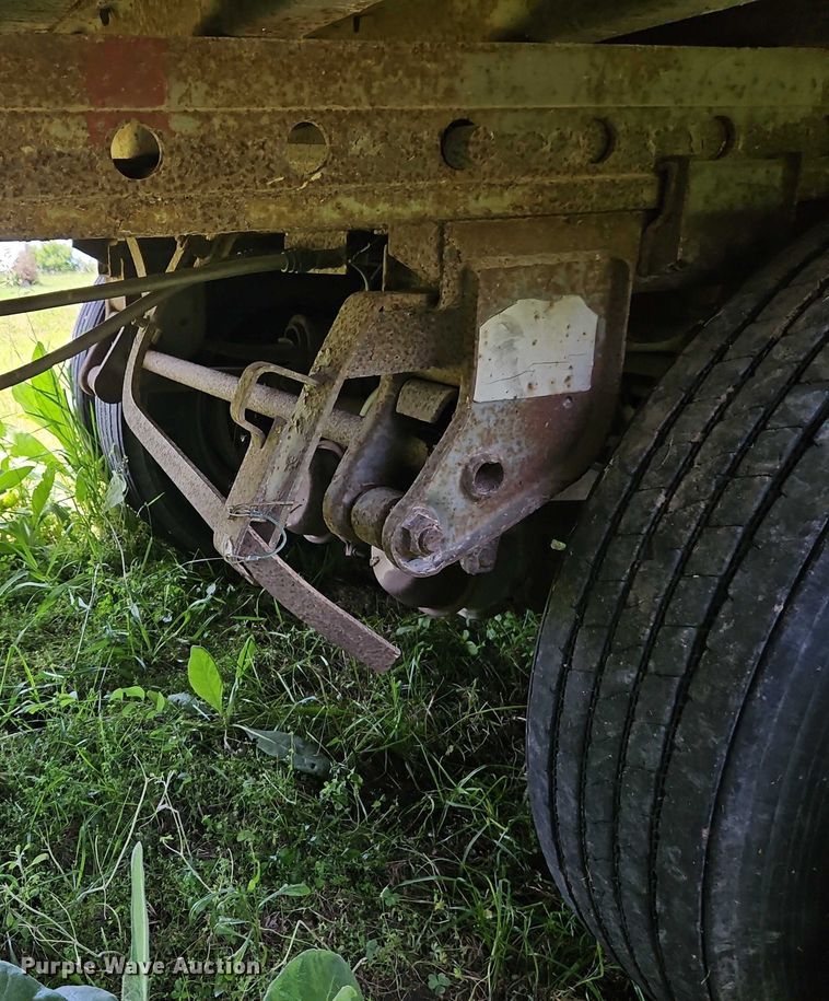 image for item EB8105 1986 Trailmobile 01HA-1SAL dry van trailer