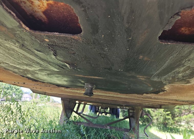 image for item EB8105 1986 Trailmobile 01HA-1SAL dry van trailer