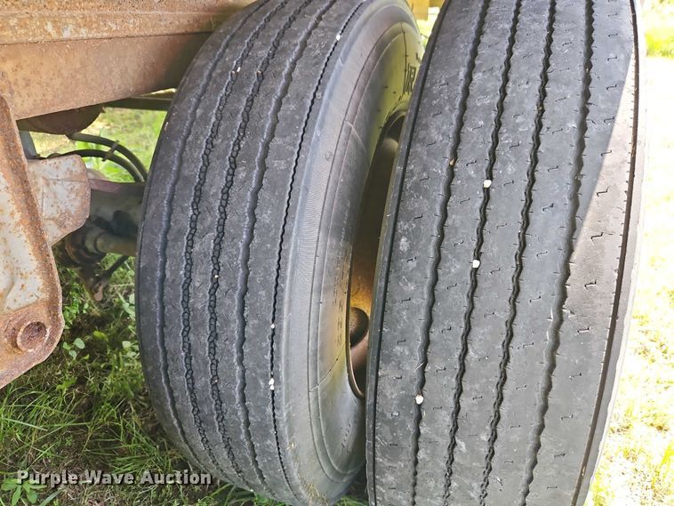 image for item EB8105 1986 Trailmobile 01HA-1SAL dry van trailer