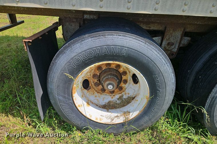 image for item EB8105 1986 Trailmobile 01HA-1SAL dry van trailer