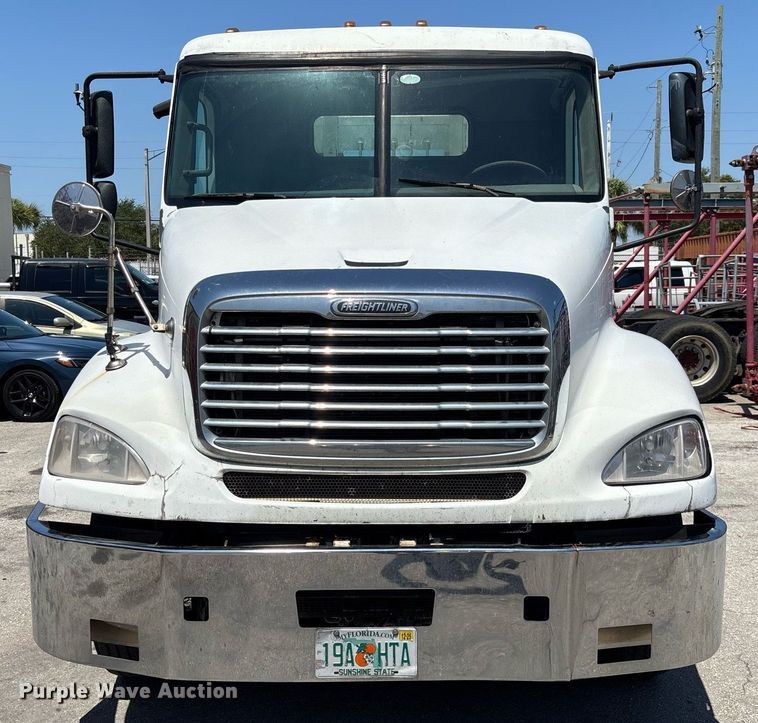 image for item EC3578 2006 Freightliner CL112 semi truck