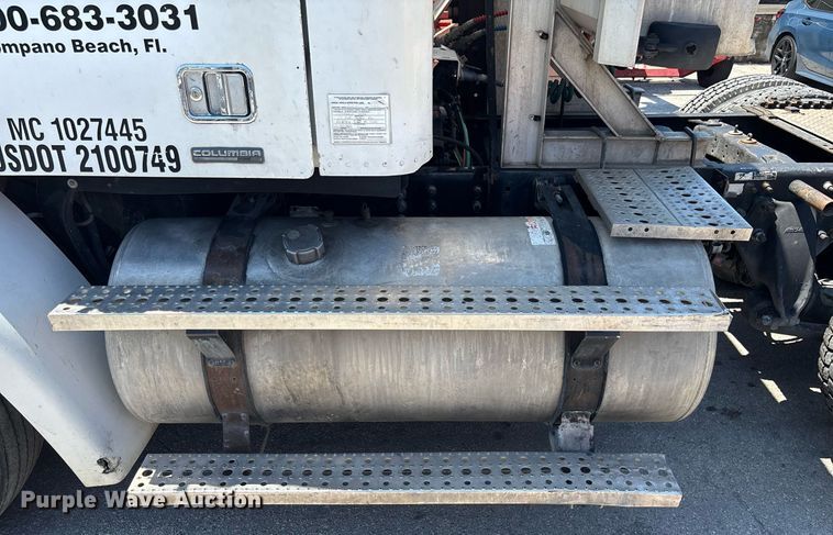 image for item EC3578 2006 Freightliner CL112 semi truck