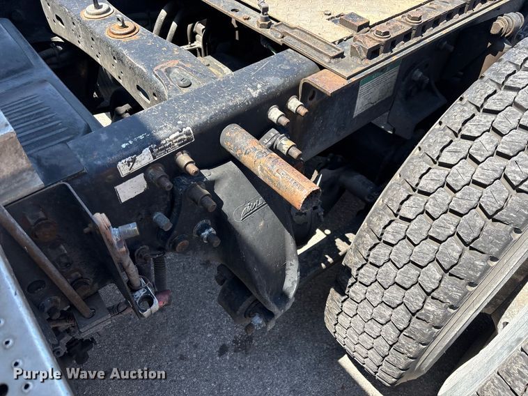 image for item EC3578 2006 Freightliner CL112 semi truck