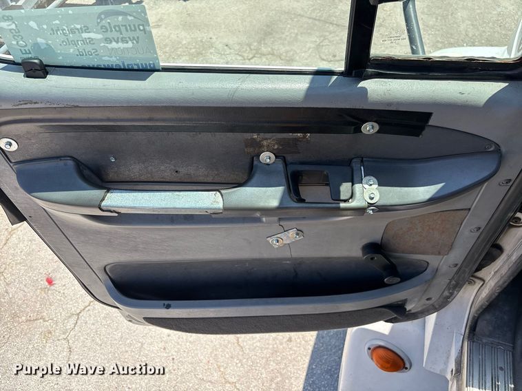 image for item EC3578 2006 Freightliner CL112 semi truck