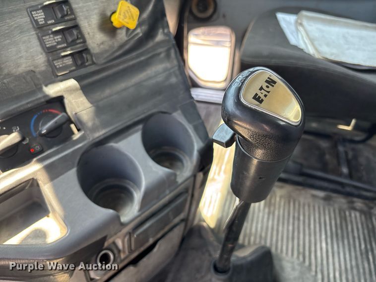 image for item EC3578 2006 Freightliner CL112 semi truck