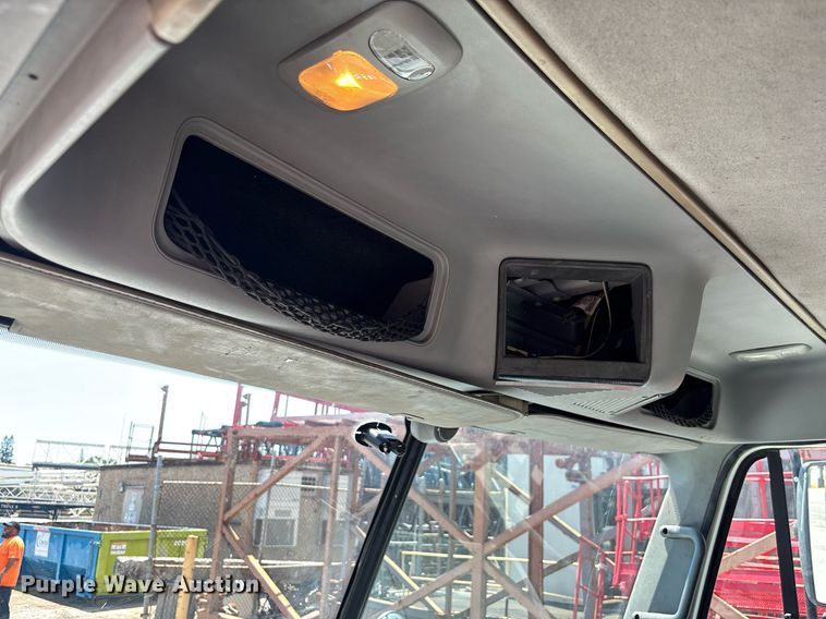 image for item EC3578 2006 Freightliner CL112 semi truck