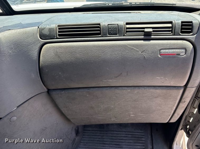 image for item EC3578 2006 Freightliner CL112 semi truck