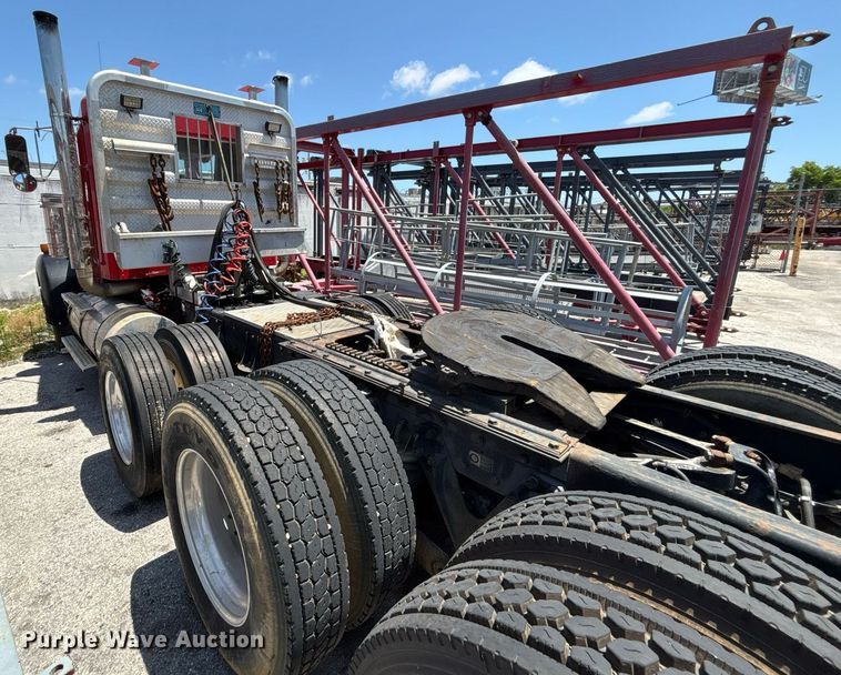 image for item EC3597 2004 Kenworth W900B semi truck