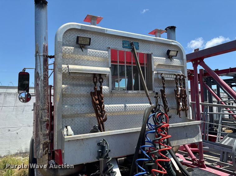 image for item EC3597 2004 Kenworth W900B semi truck