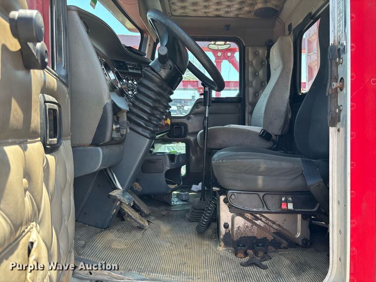 image for item EC3597 2004 Kenworth W900B semi truck