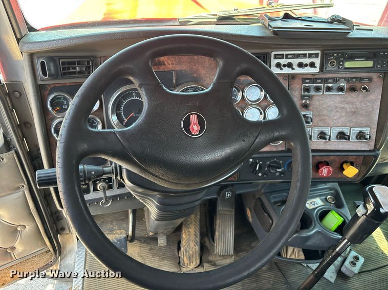 image for item EC3597 2004 Kenworth W900B semi truck