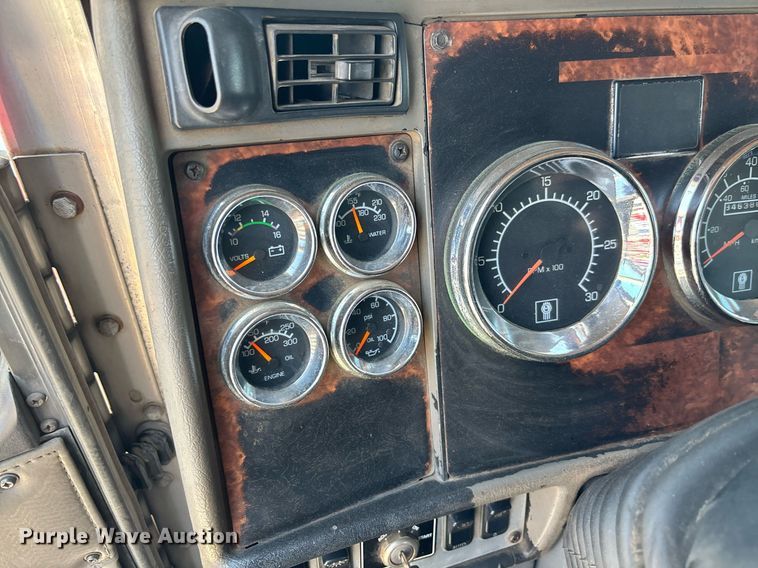 image for item EC3597 2004 Kenworth W900B semi truck