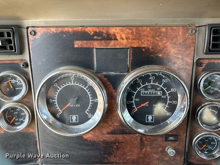 image for item EC3597 2004 Kenworth W900B semi truck