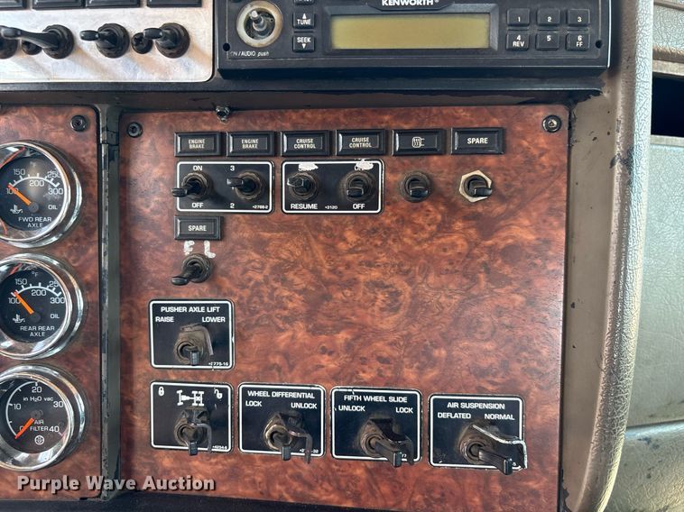 image for item EC3597 2004 Kenworth W900B semi truck