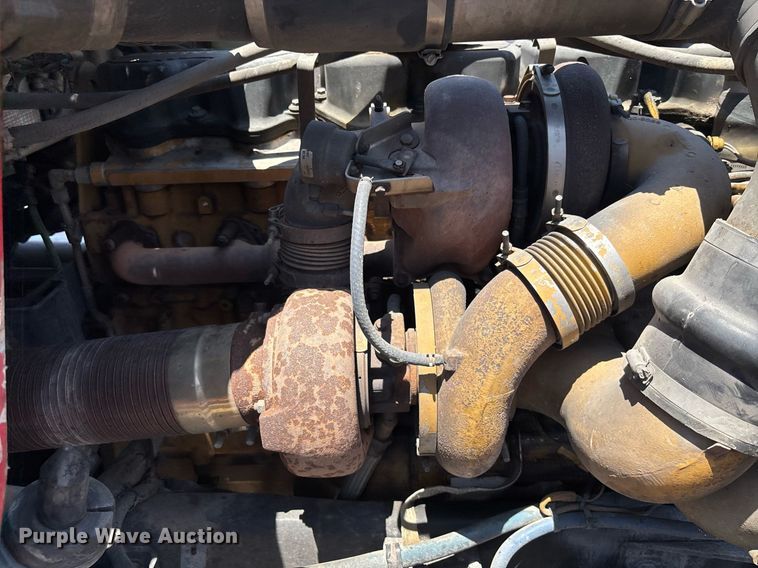 image for item EC3597 2004 Kenworth W900B semi truck