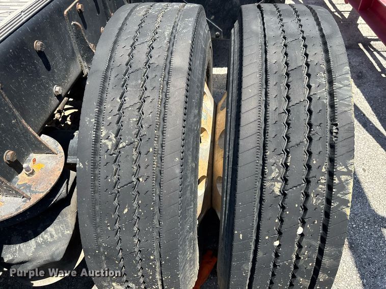 image for item EC3597 2004 Kenworth W900B semi truck