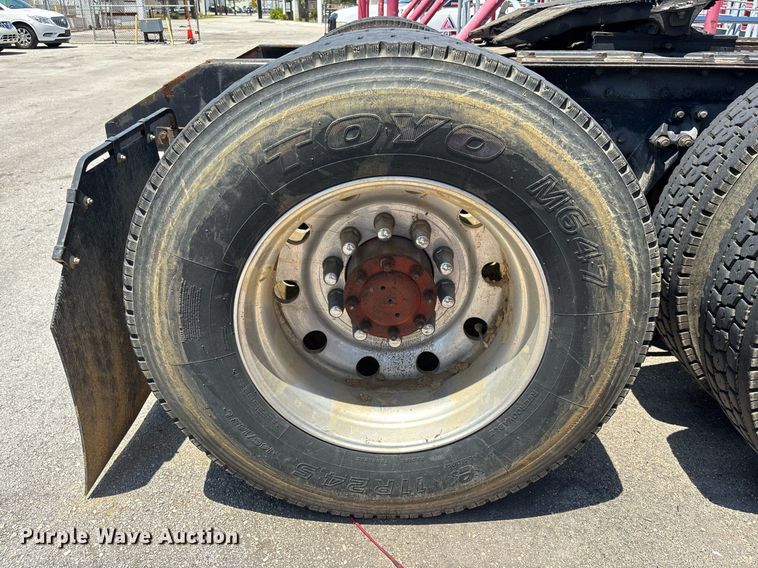 image for item EC3597 2004 Kenworth W900B semi truck