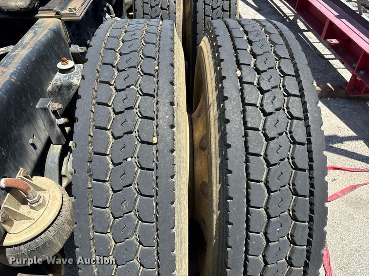 image for item EC3597 2004 Kenworth W900B semi truck