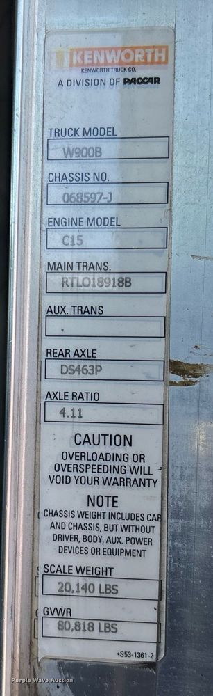 image for item EC3597 2004 Kenworth W900B semi truck