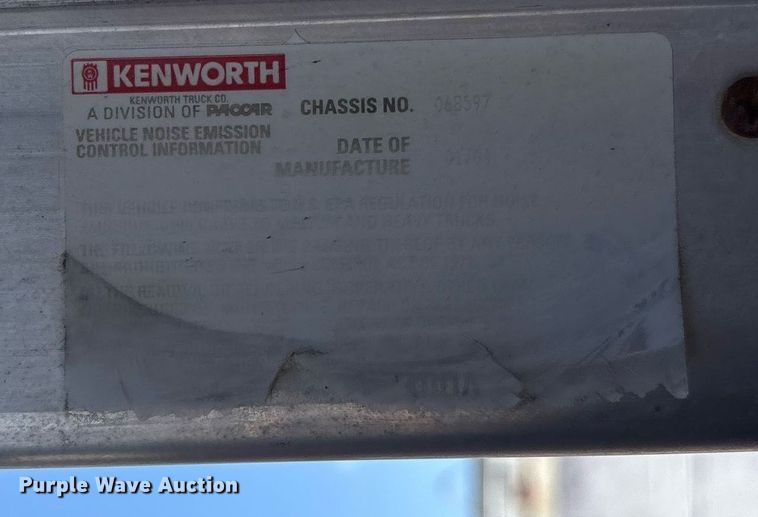 image for item EC3597 2004 Kenworth W900B semi truck